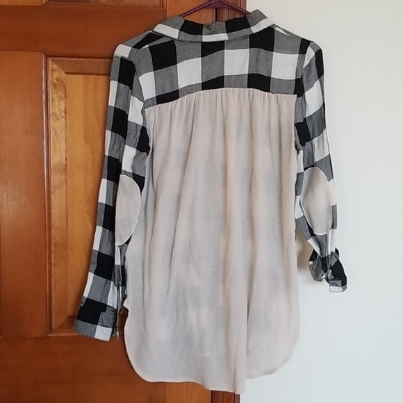 Black and white button down shirt - Picture 7 of 8